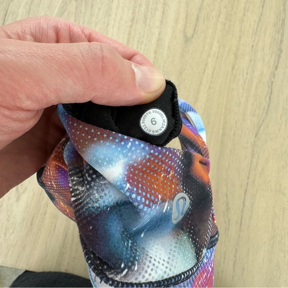 lululemon x Barry’s Energy Bra - Picture 3 of 3